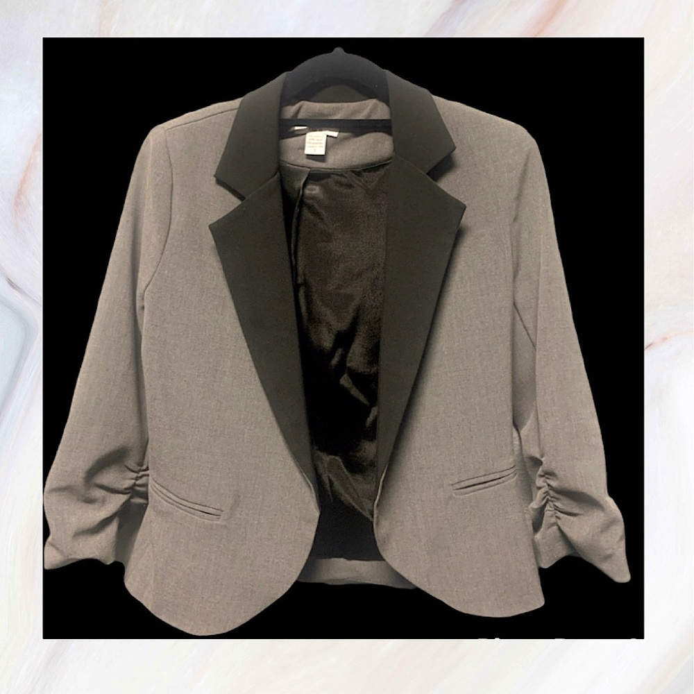 Bar III stylish 2-tone short Blazer